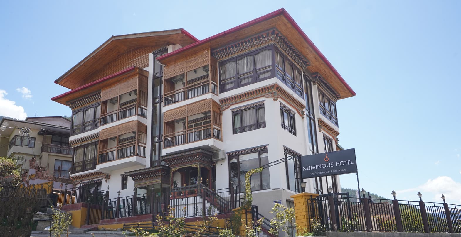 NUMINOUS HOTEL