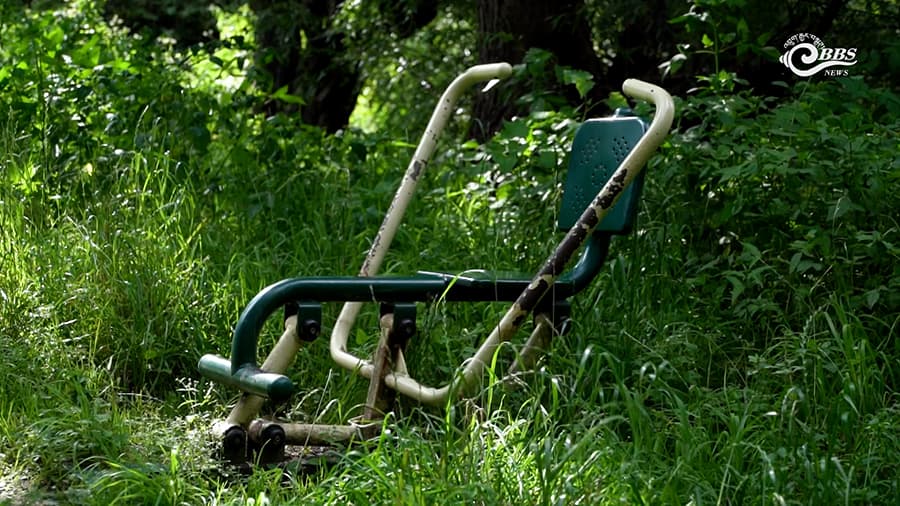 Users raise safety concerns over ageing outdoor gyms in Thimphu